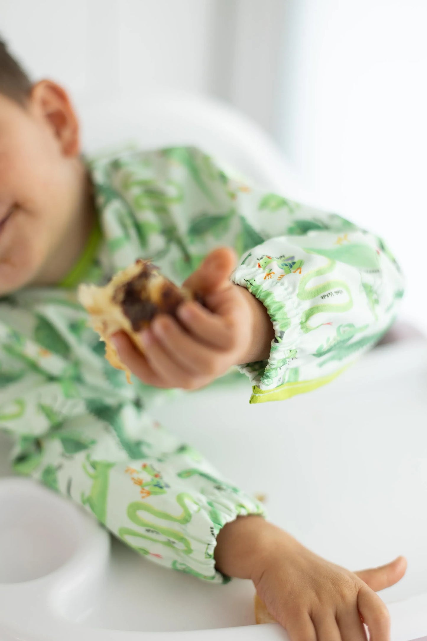 Babero Manga Larga 2 -4 años – Selva 🌿