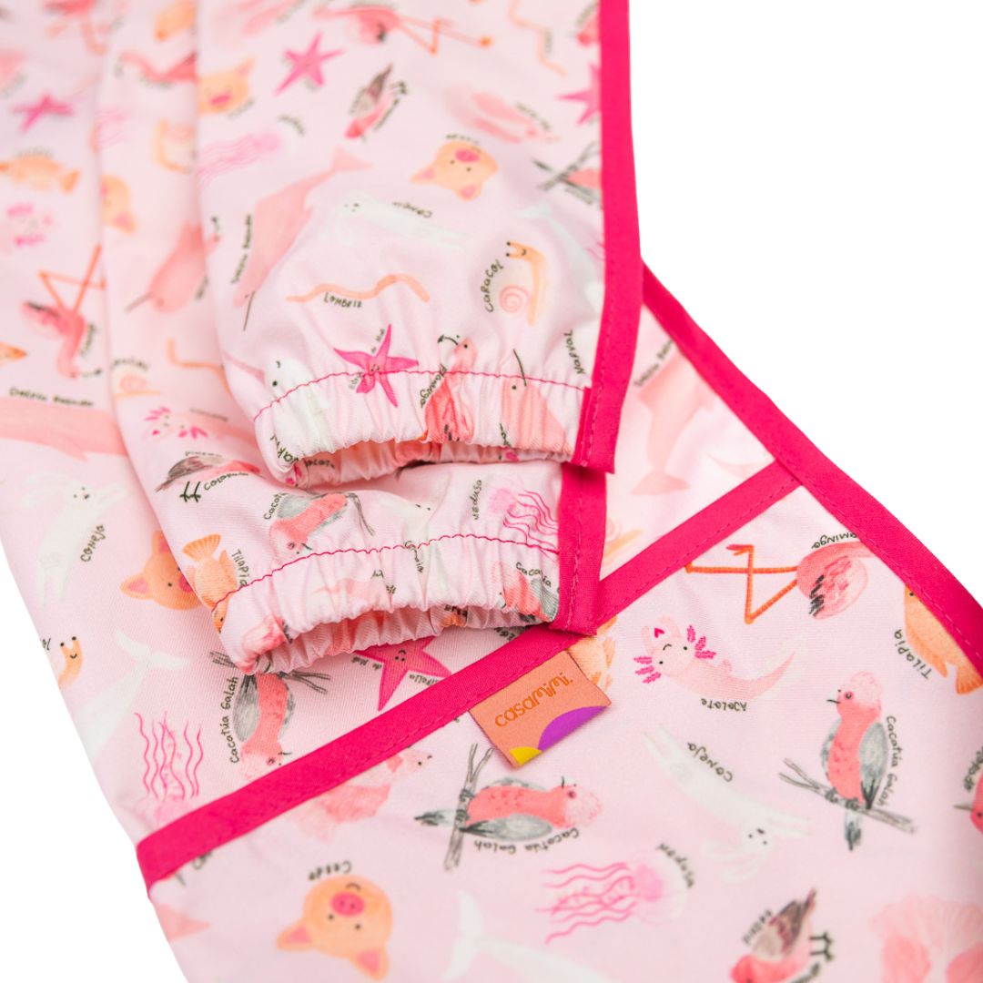 Babero Manga Larga 2-4 años – Rosado 💕